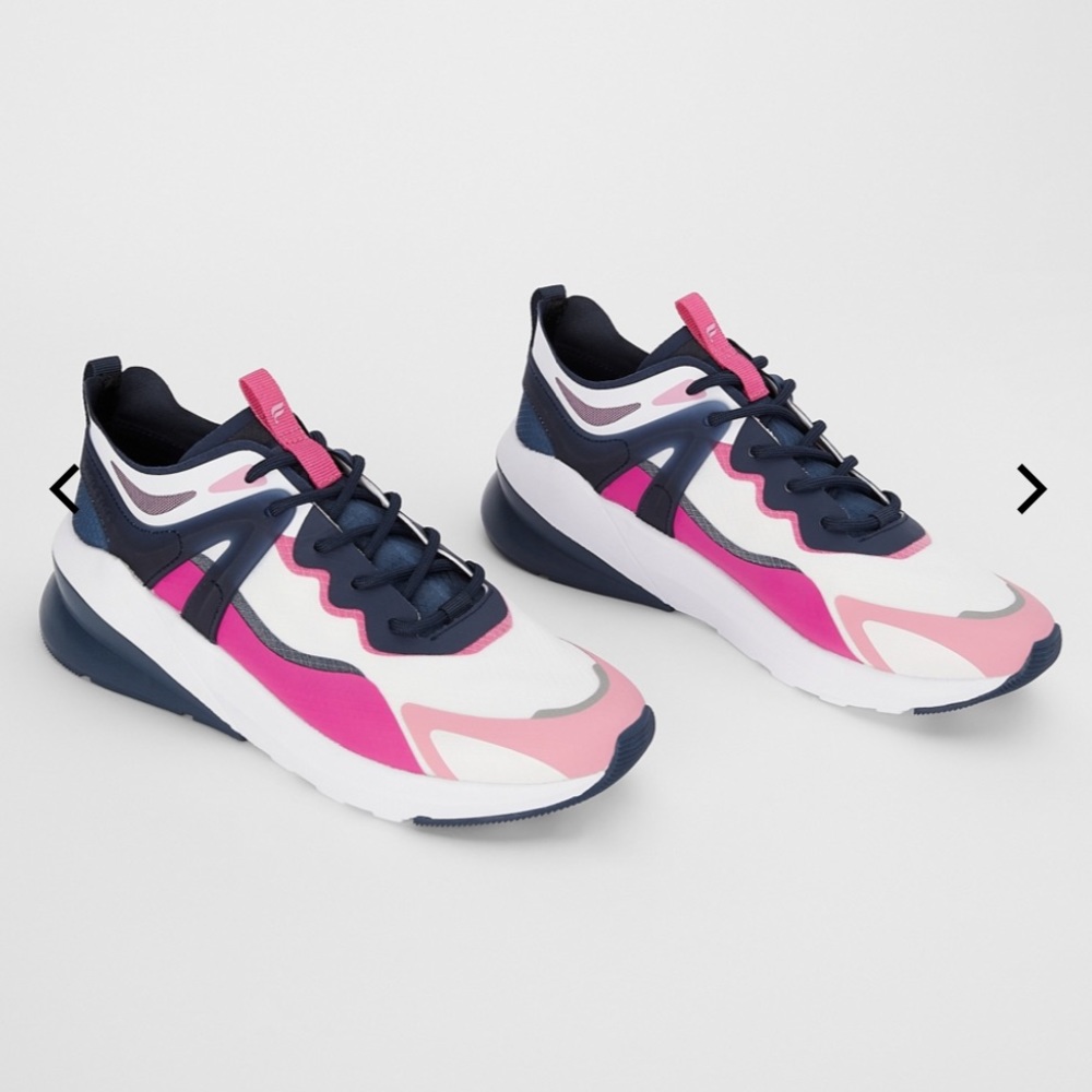 NWT Fabletics Cheviot Performance Sneaker